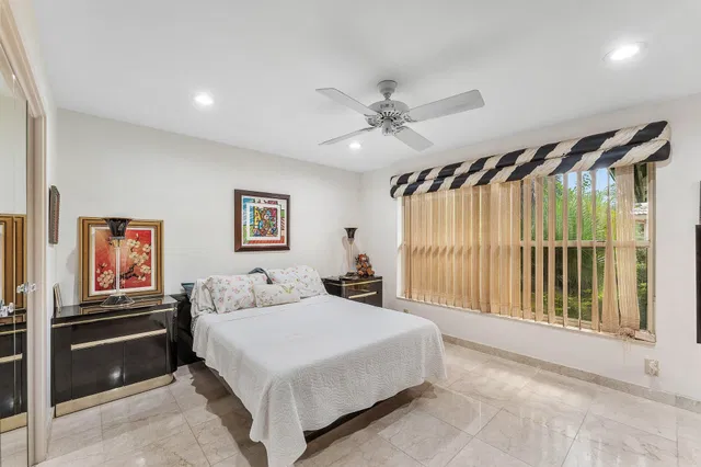 Residence photo 46