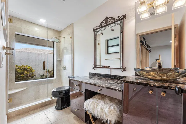 Residence photo 48