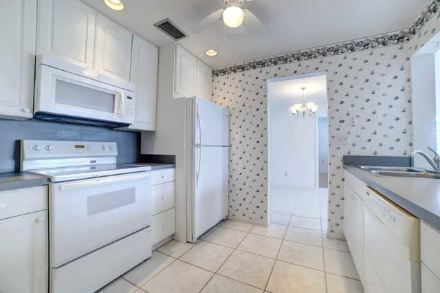 Residence photo 11