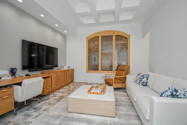 Residence photo 18