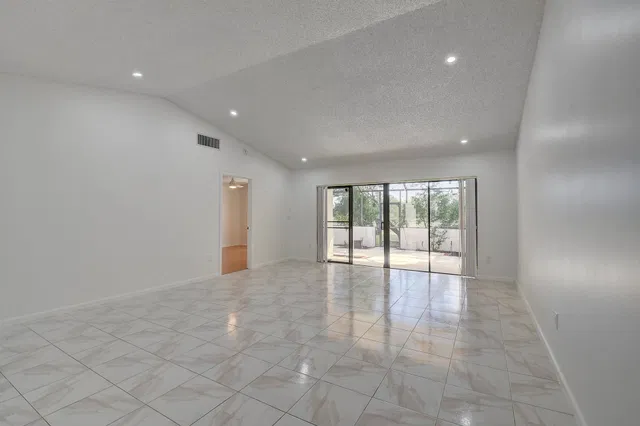 Residence photo 14