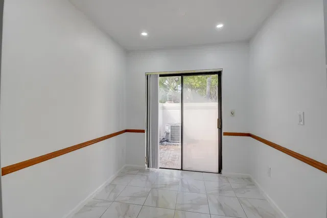 Residence photo 16