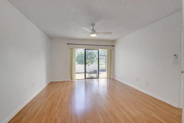 Residence photo 17