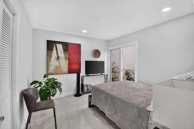 Residence photo 89