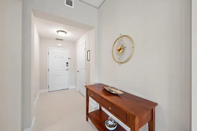 Residence photo 18