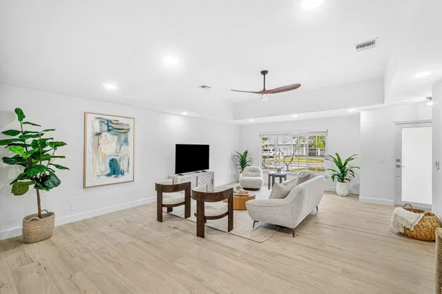 Residence photo 6