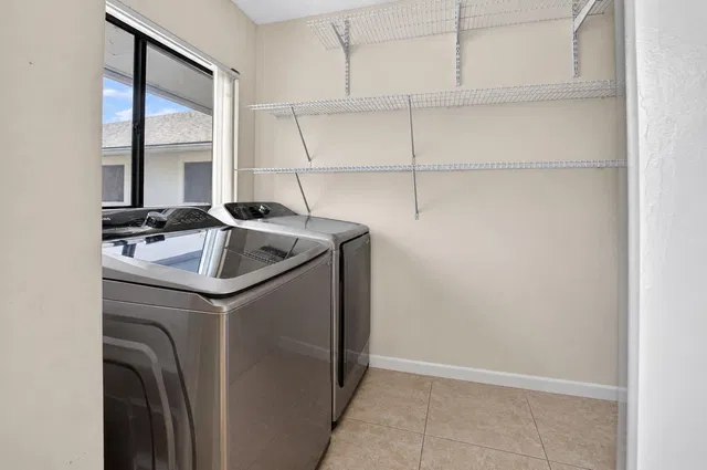 Unit 61 photo 29