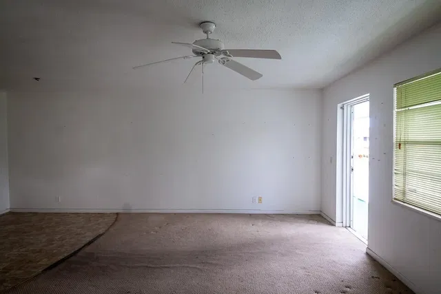 Unit 117 photo 3