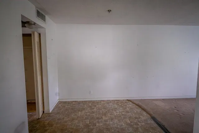 Unit 117 photo 5