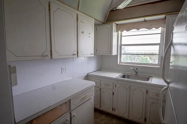 Unit 117 photo 6
