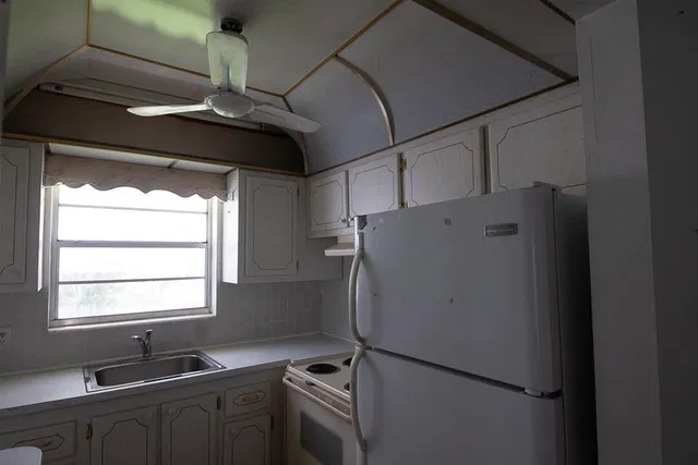 Unit 117 photo 7