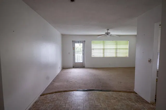 Unit 117 photo 14