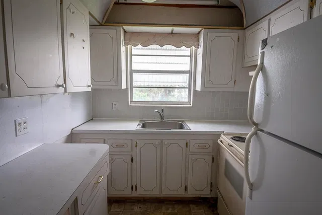 Unit 117 photo 15