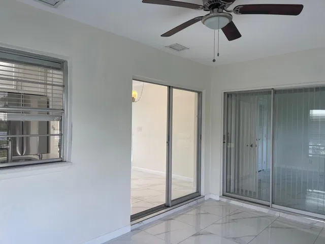Residence photo 8