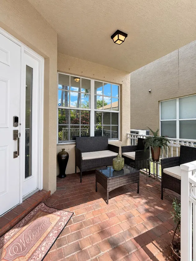 Residence photo 3