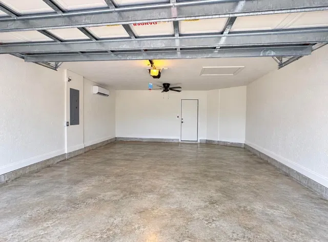 Residence photo 24