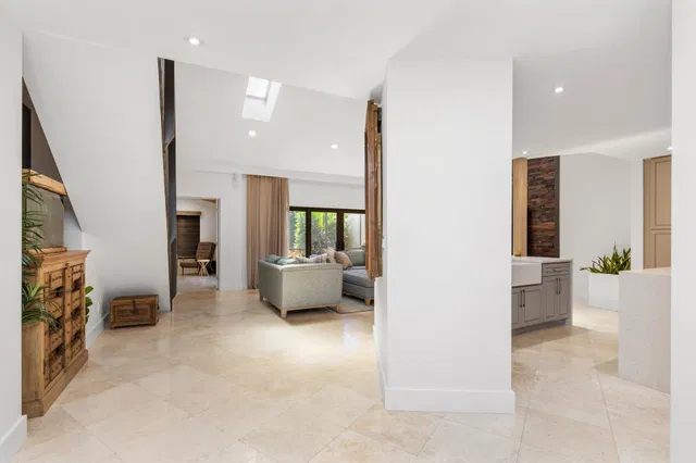 Residence photo 8