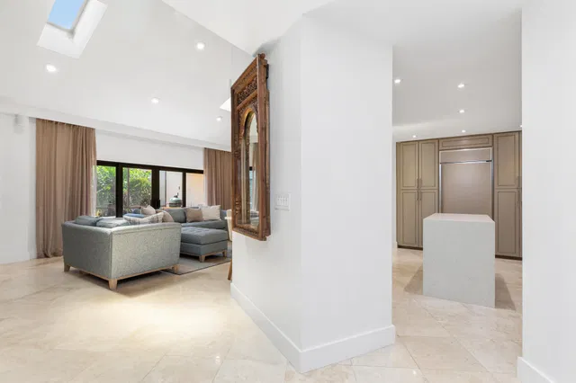 Residence photo 9