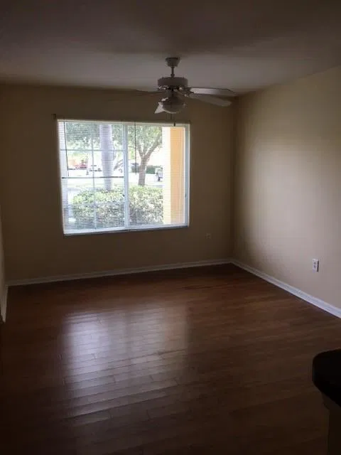  Unit 105 photo 4