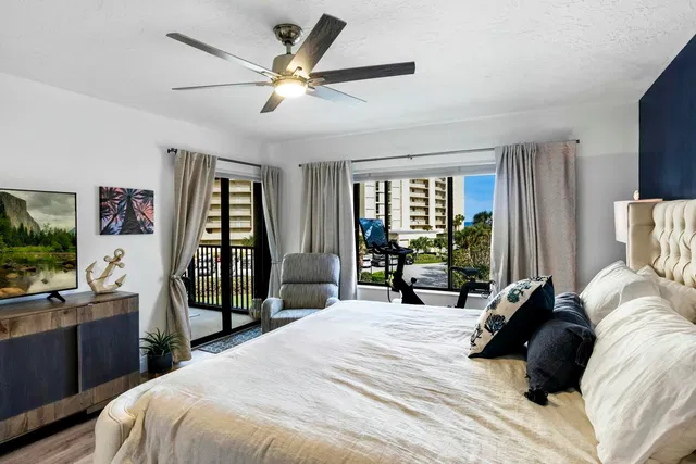  Unit 304 photo 17