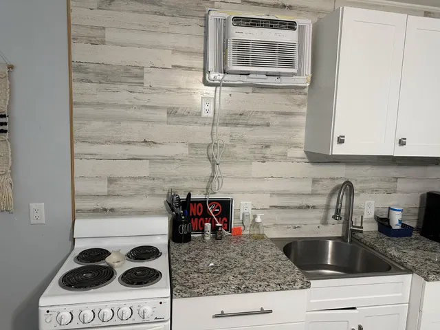 Palm Beach Shores Unit 9 Studio photo 6