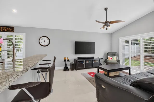 Residence photo 22