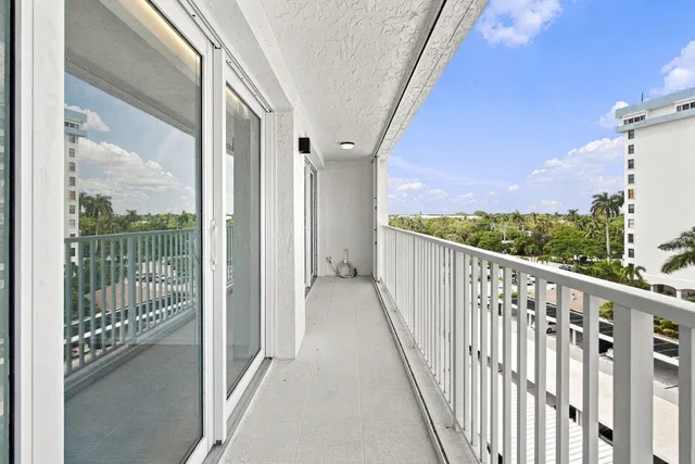 Unit 605 photo 9
