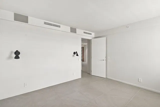 Unit 605 photo 11