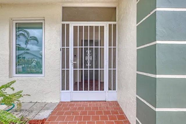  Residence photo 6