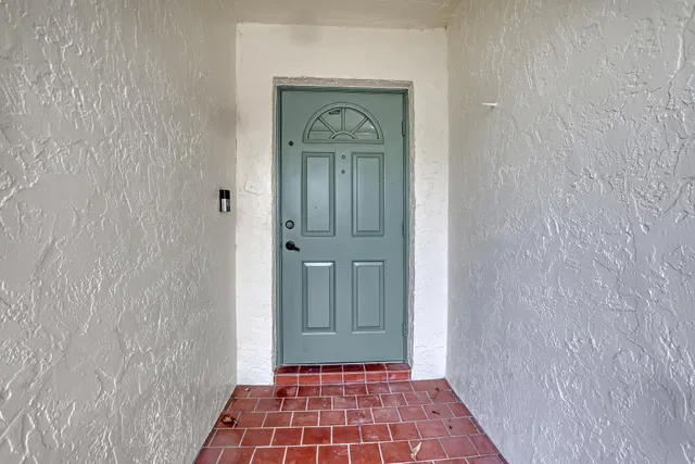  Residence photo 7