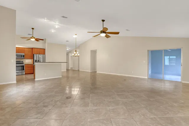  Residence photo 15