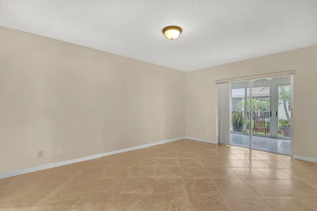  Residence photo 23