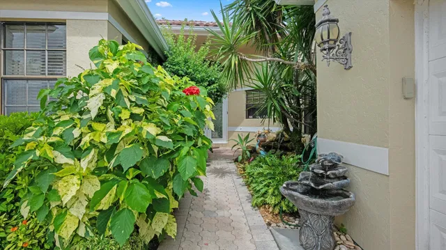 Residence photo 2