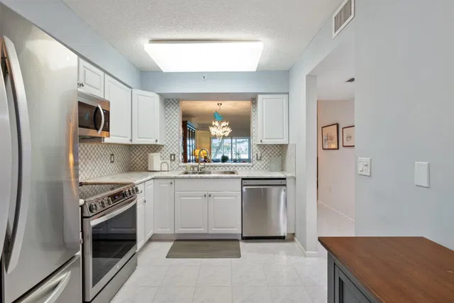 Unit 206 photo 2