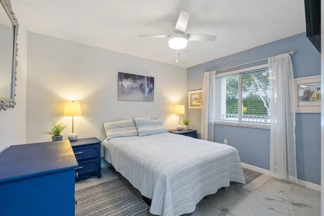 Unit 206 photo 20