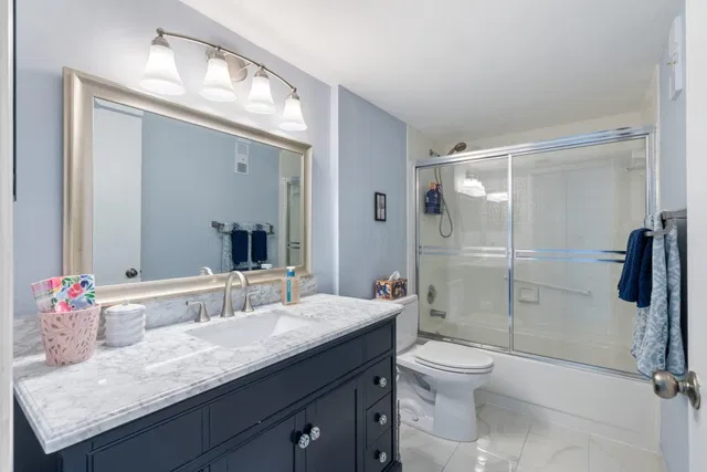 Unit 206 photo 21