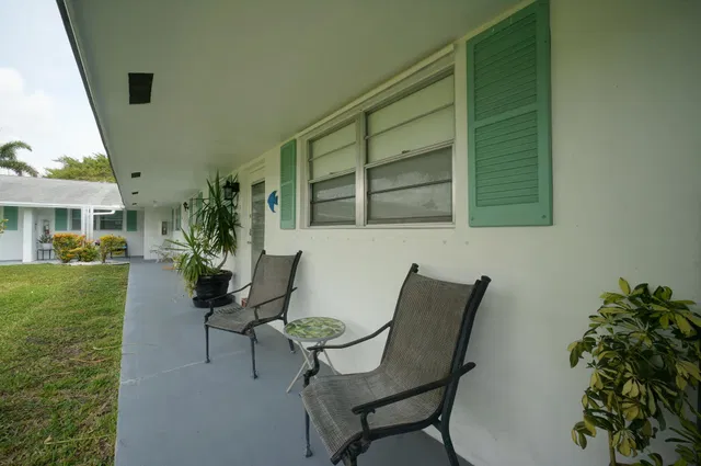 Unit 115 photo 3