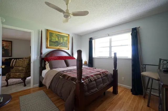 Unit 115 photo 13