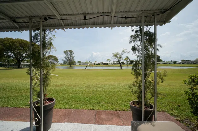 Unit 115 photo 16