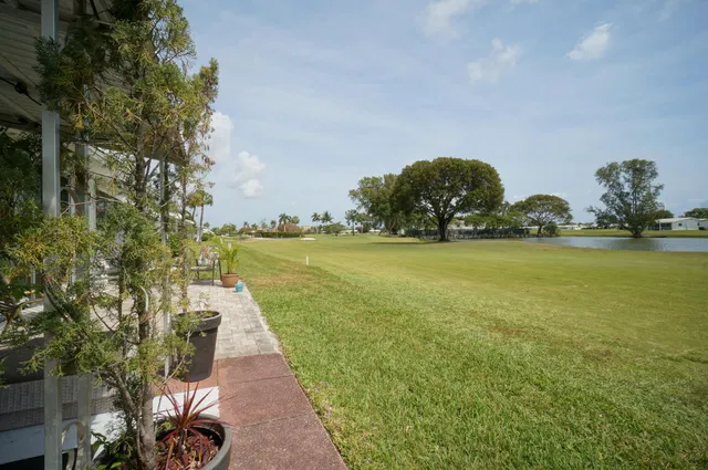 Unit 115 photo 17
