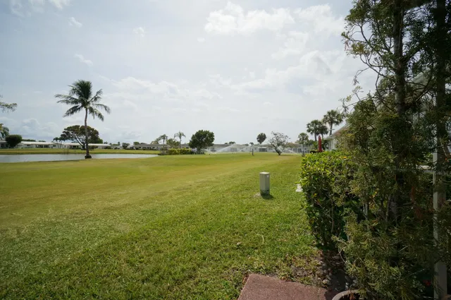 Unit 115 photo 18