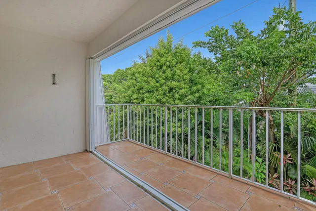 Singer Island Unit 202 photo 21