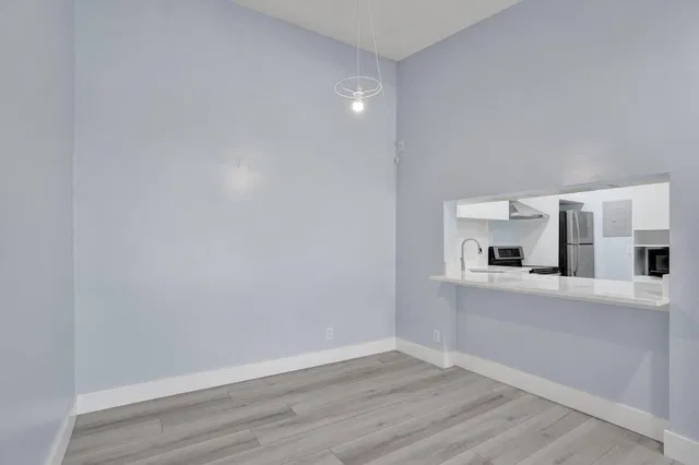 Unit H3 photo 8