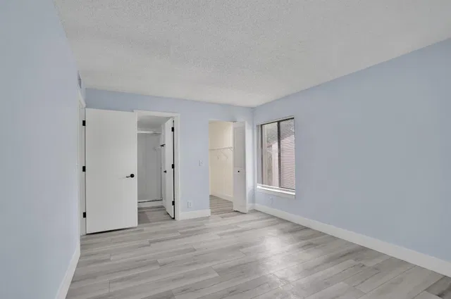 Unit H3 photo 17
