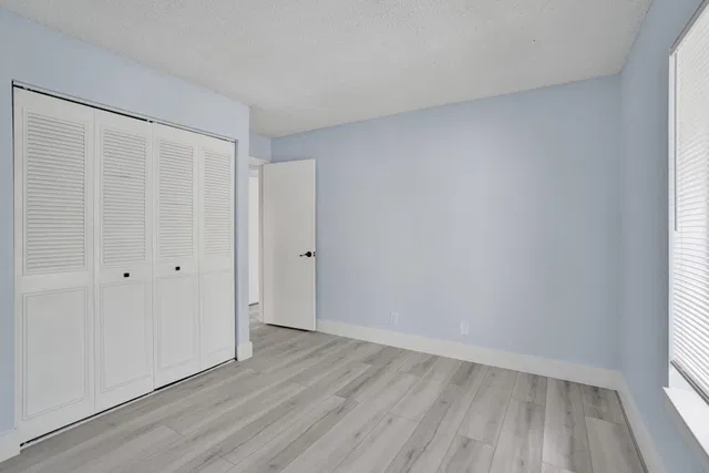 Unit H3 photo 24