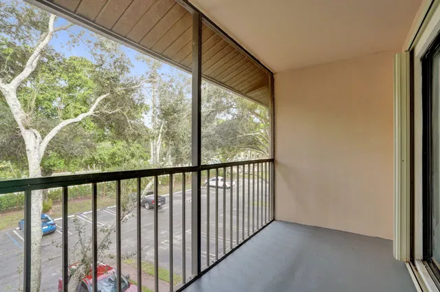 Unit H3 photo 25
