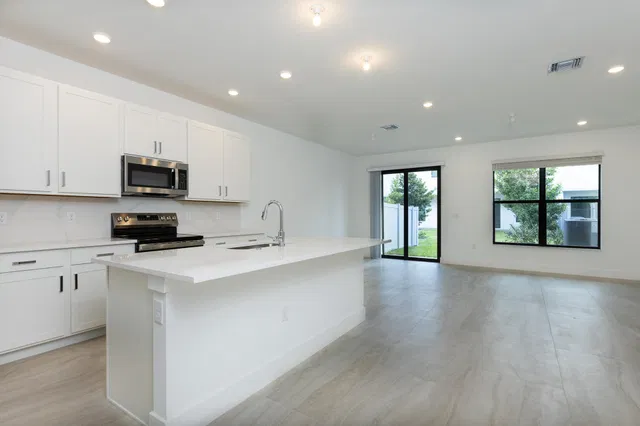 Residence photo 6