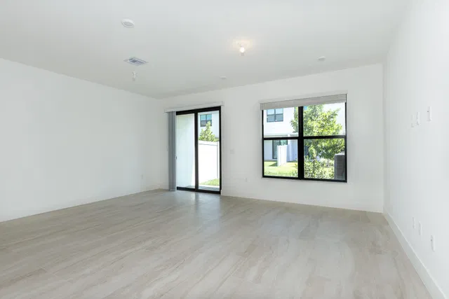 Residence photo 7
