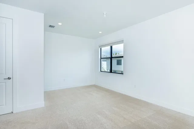 Residence photo 19