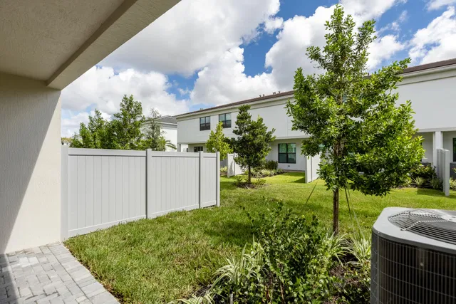 Residence photo 24
